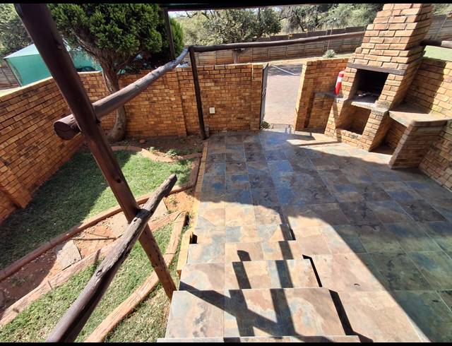 3 BEDROOM TOWNHOUSE FOR SALE IN SAFARI GARDENS